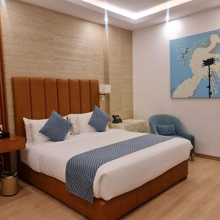 Sarwat Park Hotel Riyadh-Diplomatic Quarter فندق سروات بارك الرياض-حي السفارات المظهر الخارجي الصورة