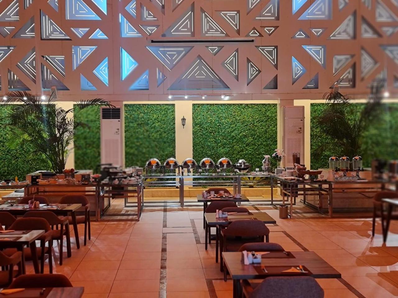 Sarwat Park Hotel Riyadh-Diplomatic Quarter فندق سروات بارك الرياض-حي السفارات المظهر الخارجي الصورة